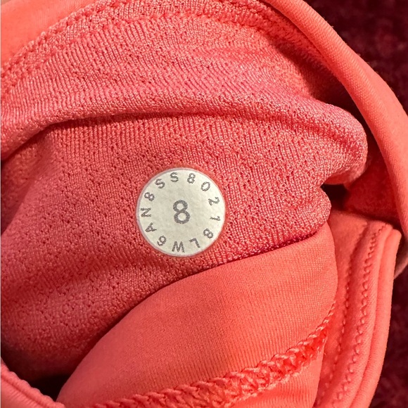 EUC Lululemon on pace 21’ cropped glossy pink leggings.Size 8 - Picture 4 of 4